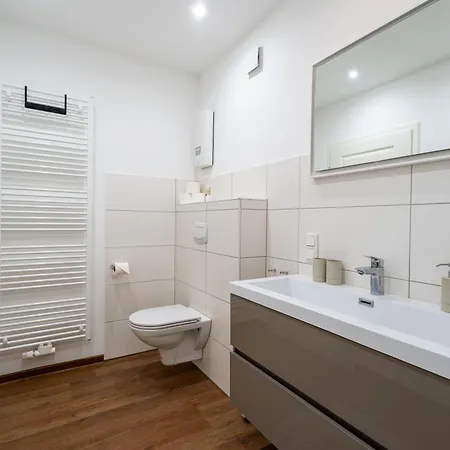 Im Rentmeisterhaus An Der Burg * بيفرونغن